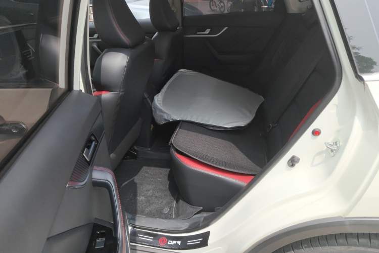 Used Venucia T60 2020 1.6L CVT Smart Drive Version China VI Standard Interior 4