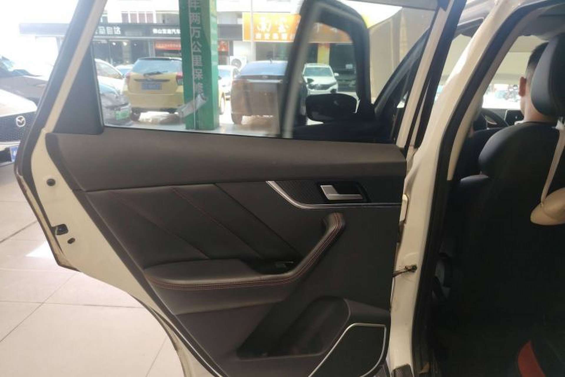Used Venucia T60 2020 1.6L CVT Smart Drive Version China VI Standard Interior 5