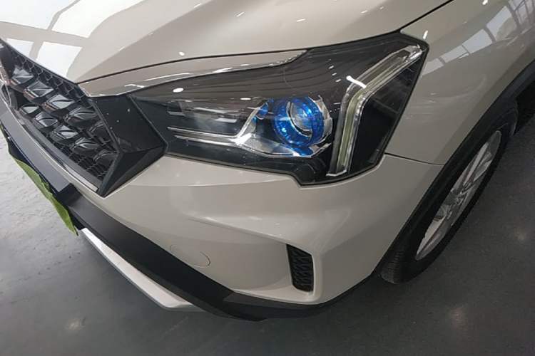 Used Venucia T60 2020 1.6L CVT Smart Drive Version China VI Standard Left Front Headlight