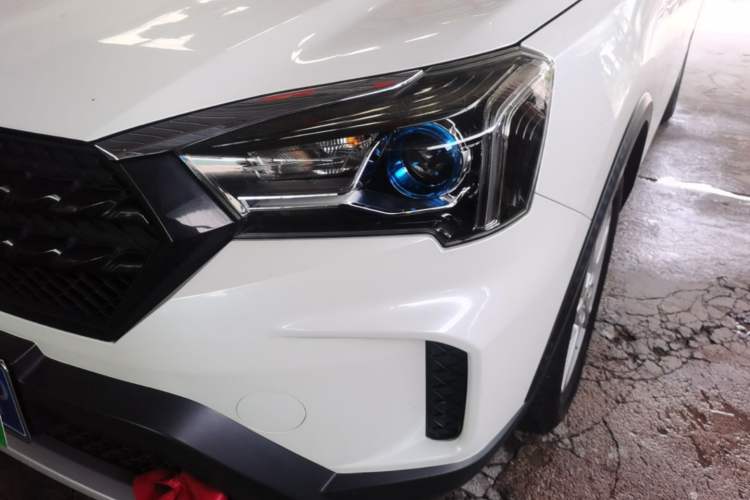 Used Venucia T60 2020 1.6L Manual Smart Vision Version China VI Standard Left Front Headlight