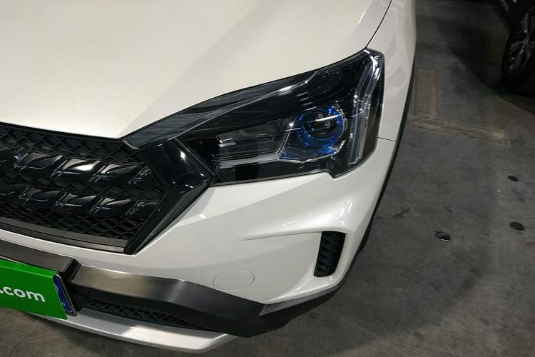 Used Venucia T60 2020 1.6L CVT Smart Drive Version China VI Standard Left Front Headlight