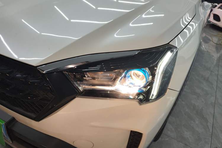 Used Venucia T60 2020 1.6L CVT Smart Drive Version China VI Standard Left Front Headlight