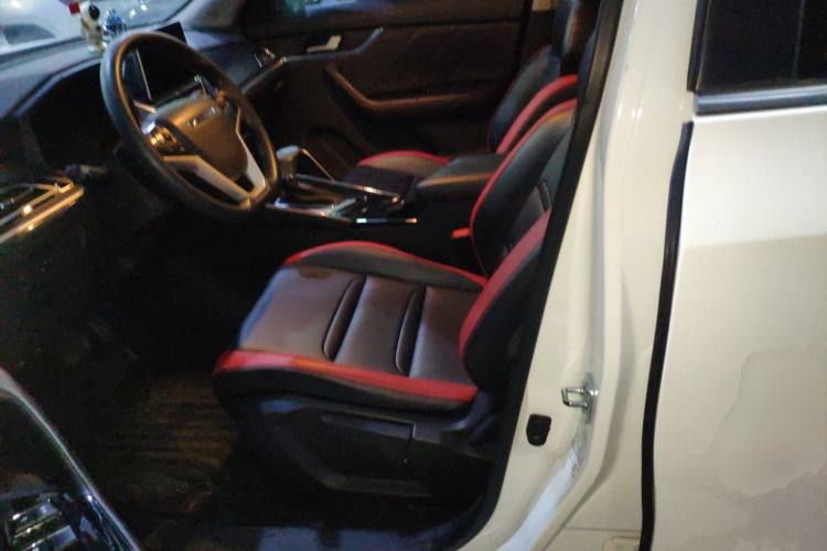 Used Venucia T60 2020 1.6L CVT Smart Drive Version China VI Standard Left Front Seat