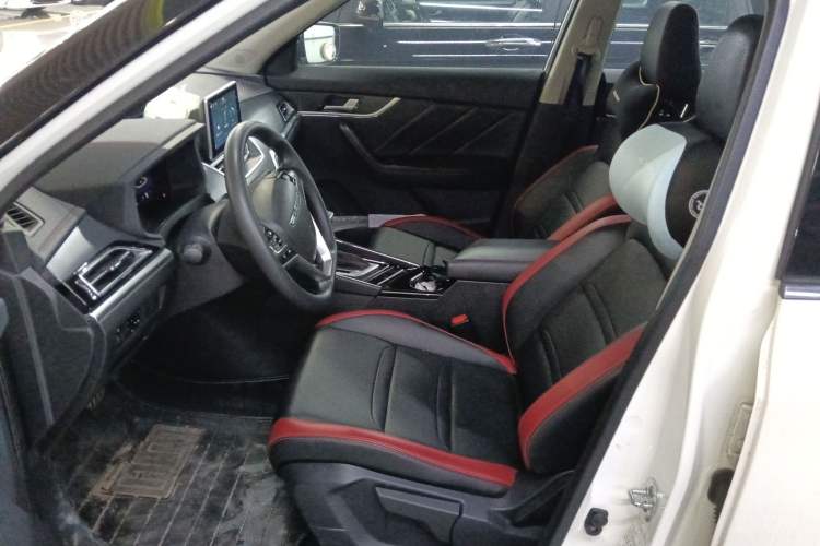 Used Venucia T60 2020 1.6L CVT Smart Drive Version China V Standard Left Front Seat