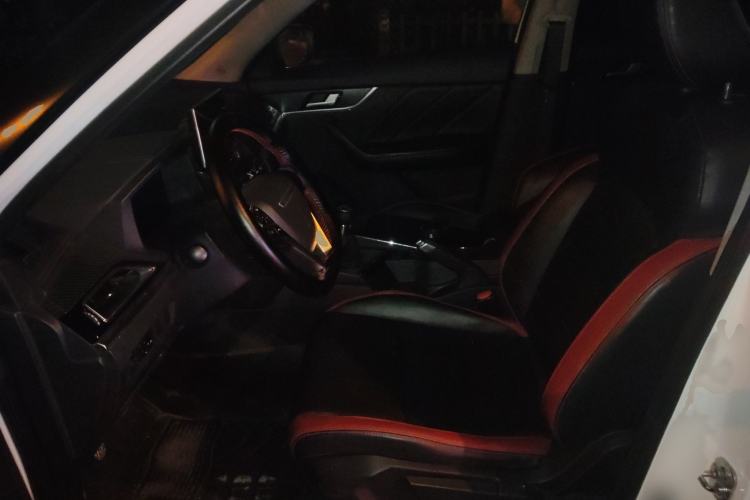 Used Venucia T60 2020 1.6L Manual Smart Vision Version China VI Standard Left Front Seat