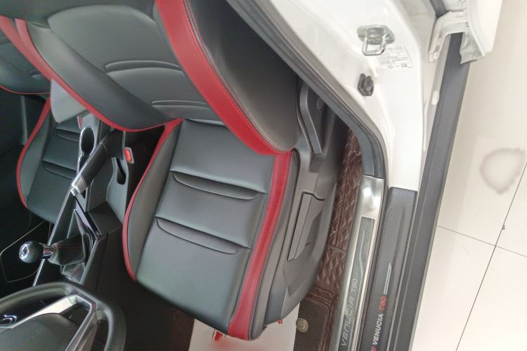 Used Venucia T60 2020 1.6L Manual Smart Vision Version China VI Standard Left Front Seat