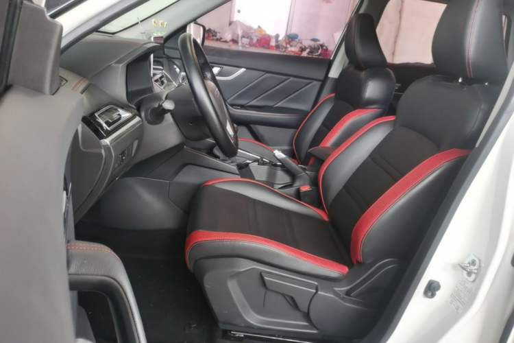 Used Venucia T60 2020 1.6L Manual Smart Vision Version China VI Standard Left Front Seat