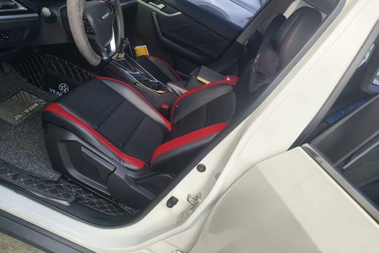 Used Venucia T60 2020 1.6L CVT Smart Drive Version China VI Standard Left Front Seat