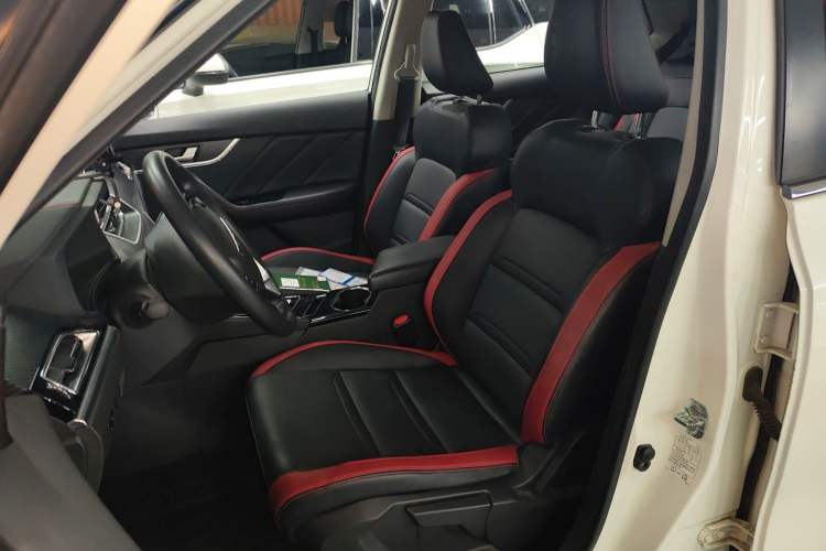 Used Venucia T60 2020 1.6L CVT Smart Drive Version China VI Standard Left Front Seat