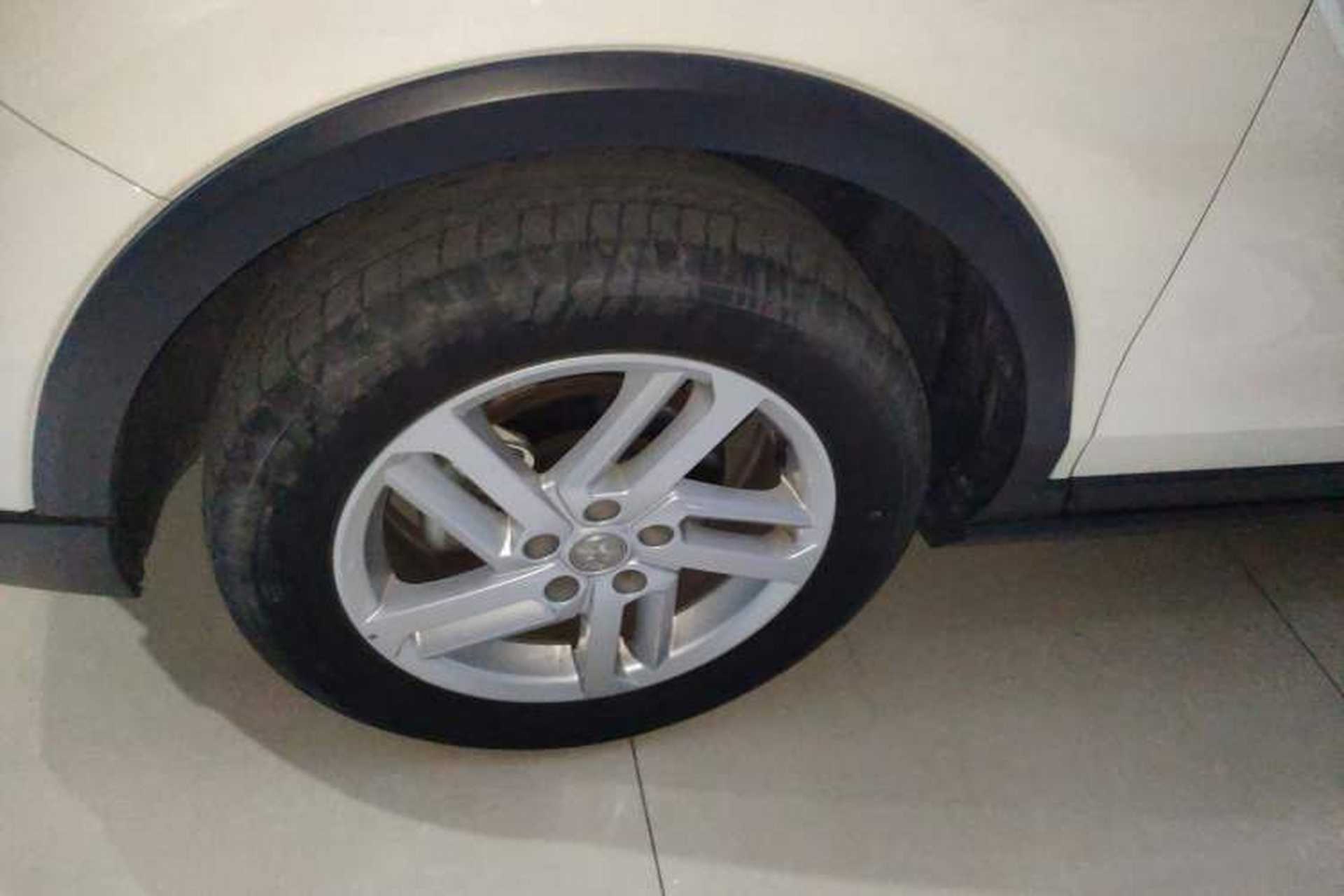 Used Venucia T60 2020 1.6L CVT Smart Drive Version China VI Standard Left Front Wheel Hub