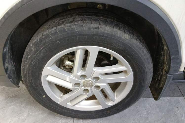 Used Venucia T60 2020 1.6L CVT Smart Drive Version China V Standard Left Front Wheel Hub
