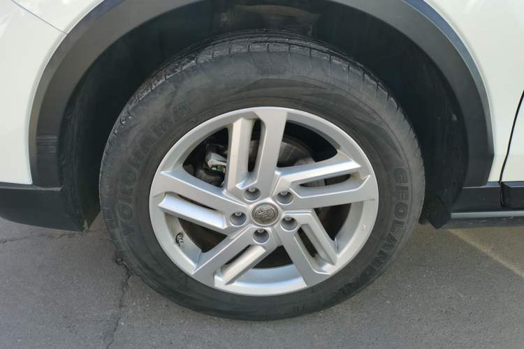 Used Venucia T60 2020 1.6L Manual Smart Vision Version China VI Standard Left Front Wheel Hub