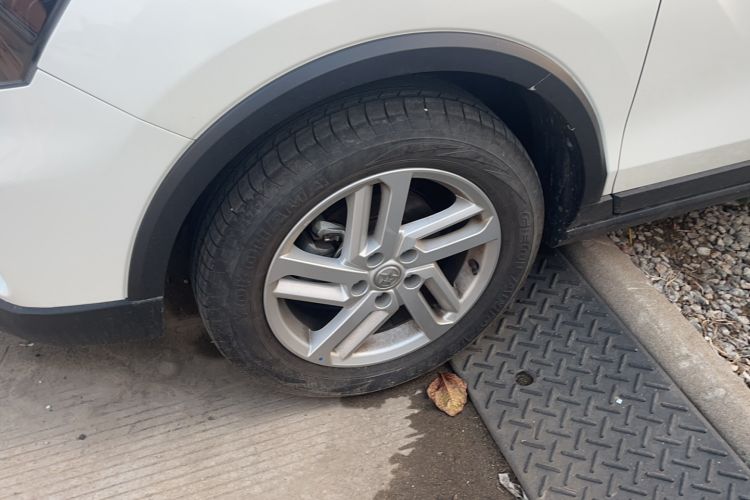 Used Venucia T60 2020 1.6L CVT Smart Edition China V Standard Left Front Wheel Hub