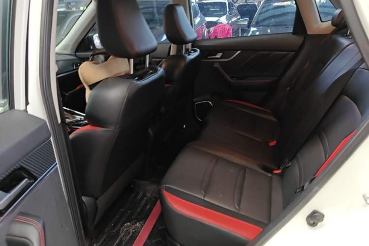 Used Venucia T60 2020 1.6L CVT Smart Drive Version China VI Standard Left Rear Seat