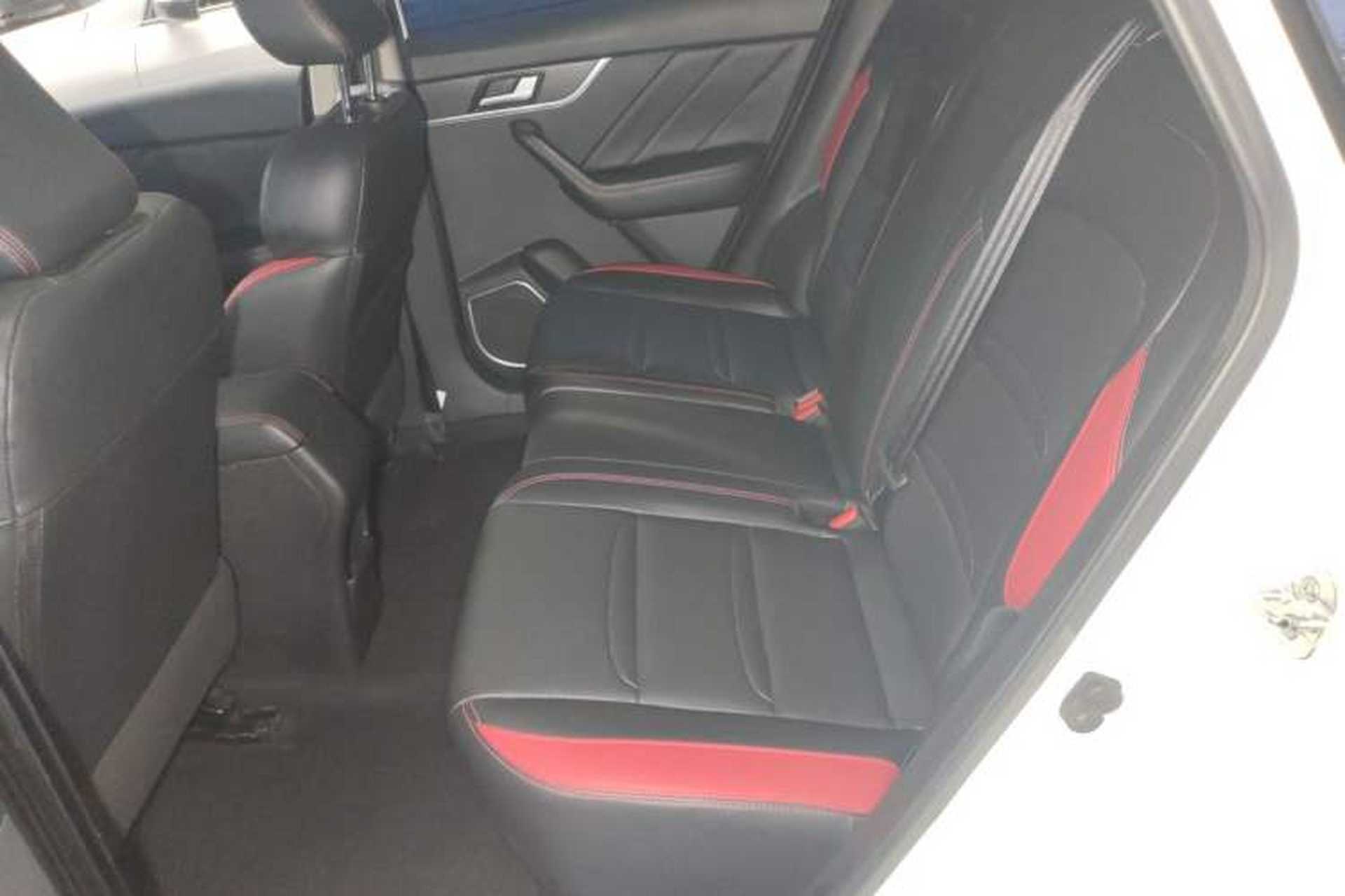 Used Venucia T60 2020 1.6L CVT Smart Drive Version China VI Standard Left Rear Seat