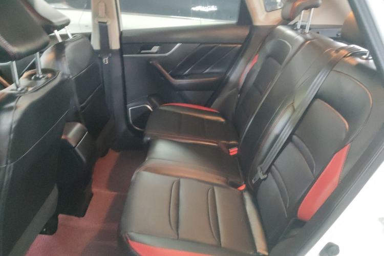 Used Venucia T60 2020 1.6L CVT Smart Drive Version China VI Standard Left Rear Seat