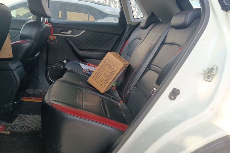 Used Venucia T60 2020 1.6L CVT Smart Drive Version China VI Standard Left Rear Seat