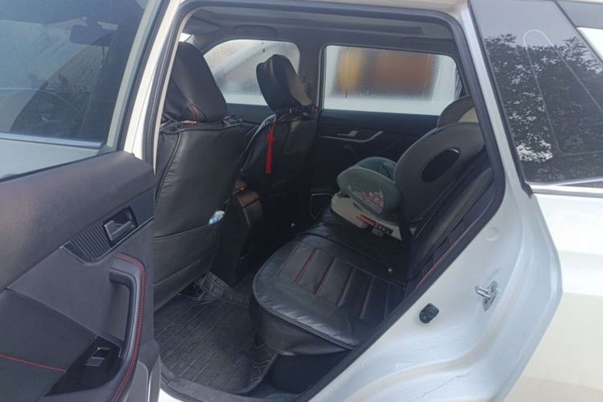 Used Venucia T60 2020 1.6L CVT Smart Drive Version China VI Standard Left Rear Seat