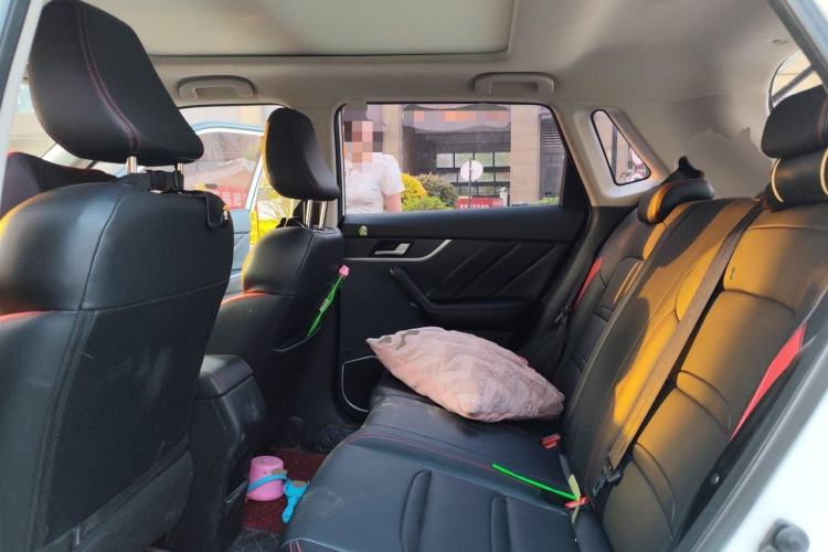 Used Venucia T60 2020 1.6L CVT Smart Drive Version China VI Standard Left Rear Seat