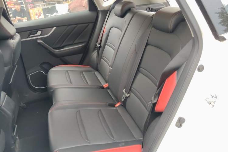 Used Venucia T60 2020 1.6L CVT Smart Drive Version China V Standard Left Rear Seat