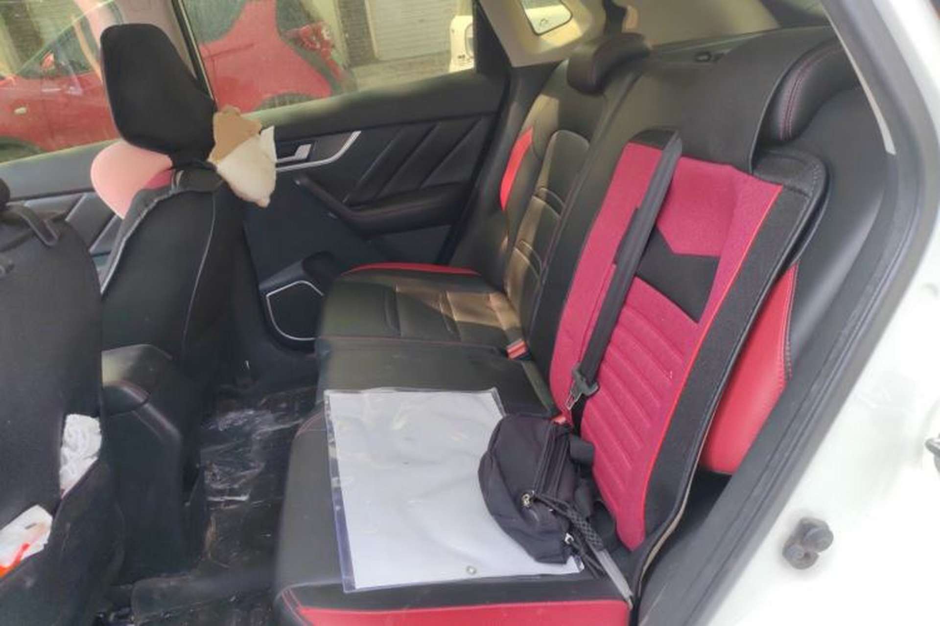 Used Venucia T60 2020 1.6L CVT Smart Drive Version China VI Standard Left Rear Seat