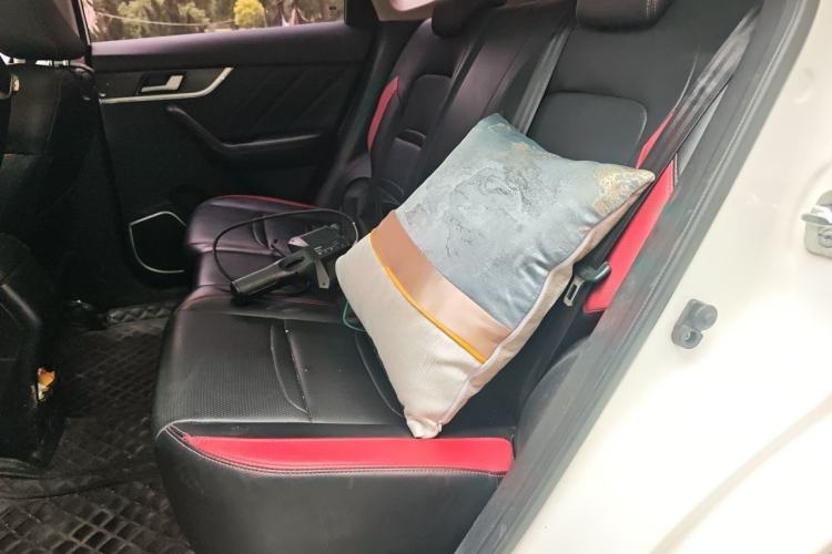 Used Venucia T60 2020 1.6L CVT Smart Drive Version China VI Standard Left Rear Seat