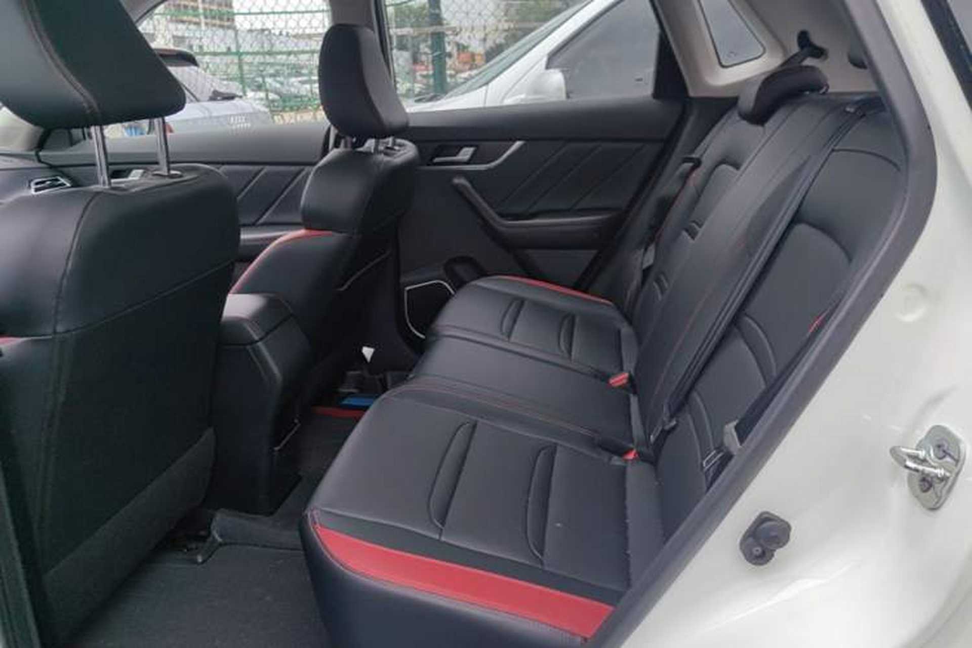 Used Venucia T60 2020 1.6L CVT Smart Drive Version China VI Standard Left Rear Seat