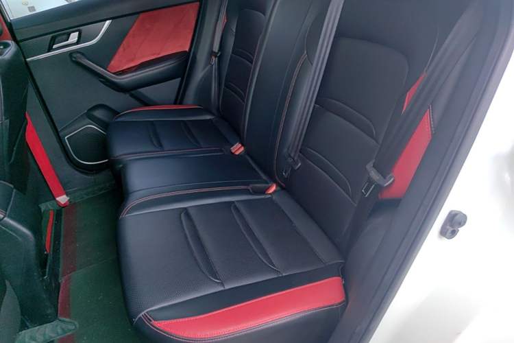 Used Venucia T60 2020 1.6L CVT Smart Drive Version China VI Standard Left Rear Seat