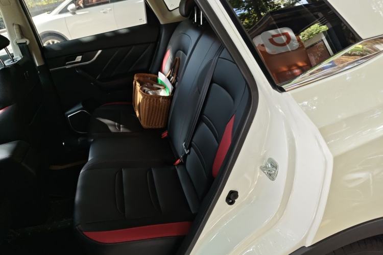 Used Venucia T60 2020 1.6L CVT Smart Enjoyment Edition China VI standard Left Rear Seat