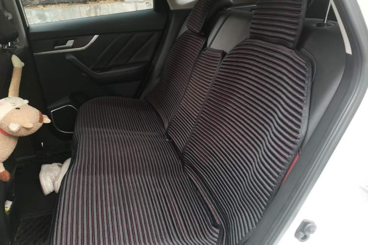 Used Venucia T60 2020 1.6L CVT Smart Drive Version China VI Standard Left Rear Seat