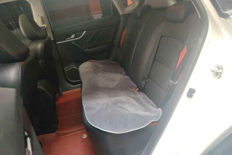 Used Venucia T60 2020 1.6L CVT Smart Drive Version China VI Standard Left Rear Seat