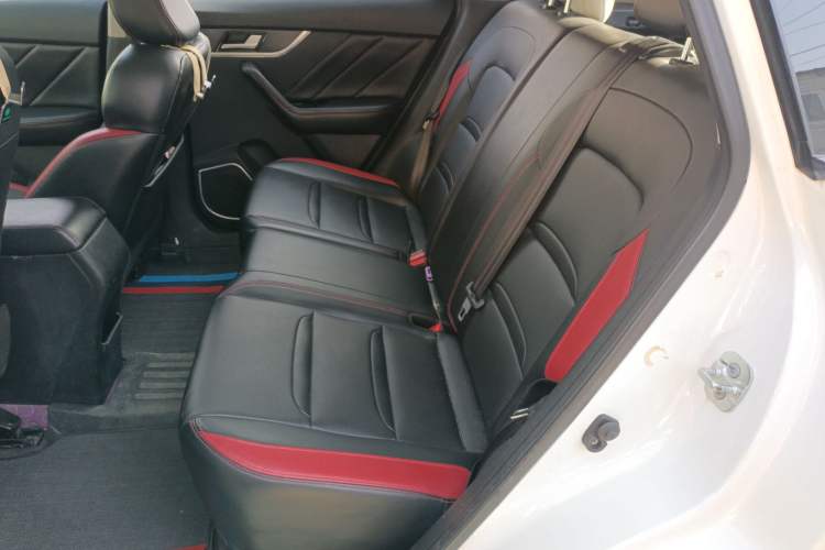 Used Venucia T60 2020 1.6L CVT Smart Drive Version China VI Standard Left Rear Seat