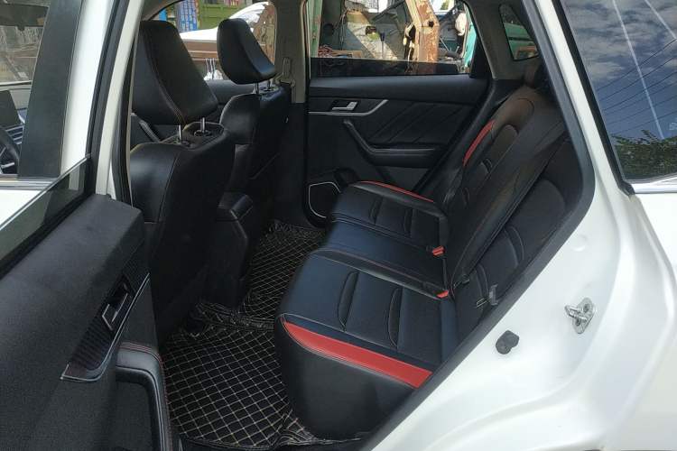 Used Venucia T60 2020 1.6L Manual Smart Vision Version China VI Standard Left Rear Seat