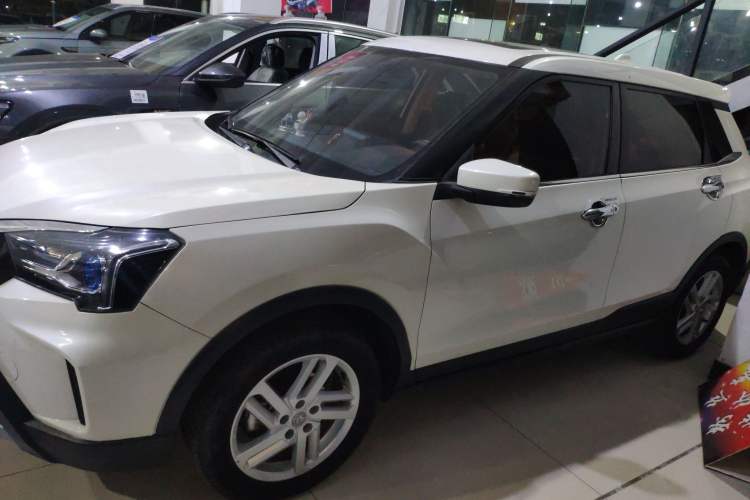 Used Venucia T60 2020 1.6L CVT Smart Drive Version China VI Standard Left Side