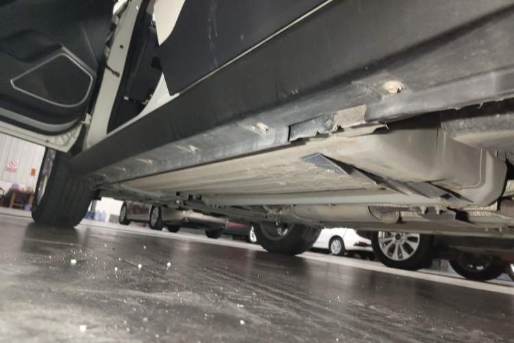 Used Venucia T60 2020 1.6L CVT Smart Drive Version China VI Standard Left Side Sill