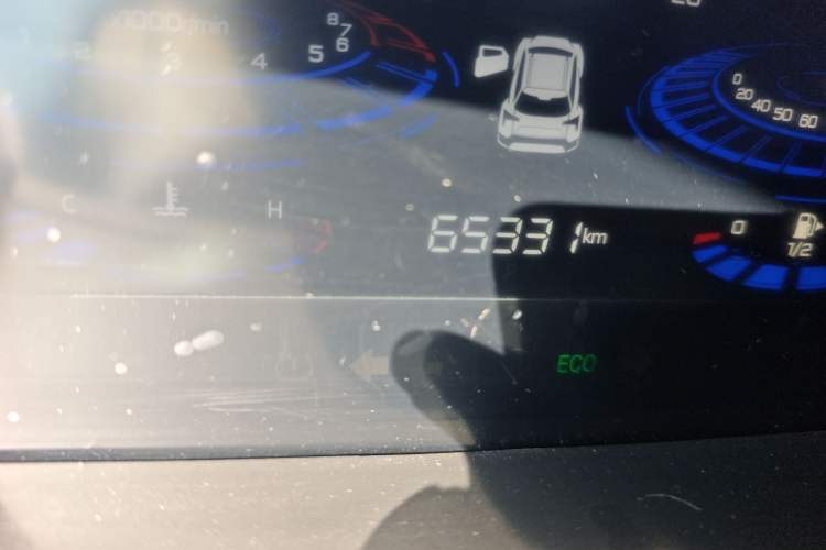 Used Venucia T60 2020 1.6L CVT Smart Drive Version China VI Standard Odometer Close Up