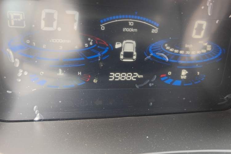 Used Venucia T60 2020 1.6L CVT Smart Drive Version China VI Standard Odometer Close Up