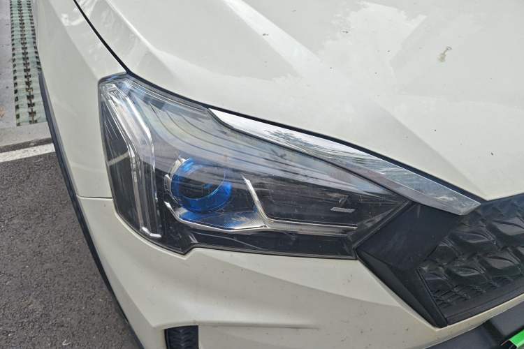 Used Venucia T60 2020 1.6L CVT Smart Drive Version China VI Standard Right Front Headlight
