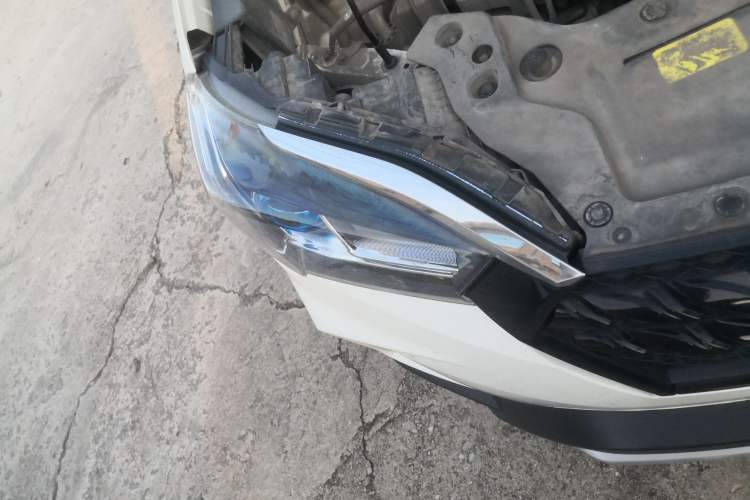 Used Venucia T60 2020 1.6L CVT Smart Drive Version China VI Standard Right Front Headlight
