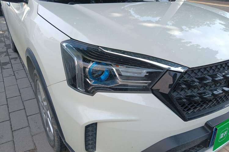 Used Venucia T60 2020 1.6L CVT Smart Drive Version China VI Standard Right Front Headlight