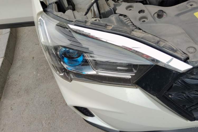 Used Venucia T60 2020 1.6L CVT Smart Drive Version China V Standard Right Front Headlight