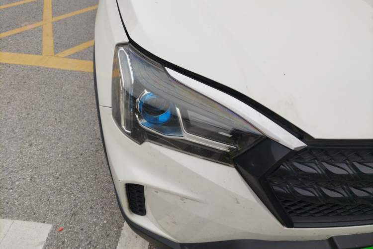 Used Venucia T60 2020 1.6L CVT Smart Drive Version China VI Standard Right Front Headlight