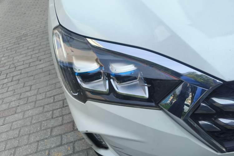 Used Venucia T60 2020 1.6L CVT Smart Enjoyment Edition China VI standard Right Front Headlight