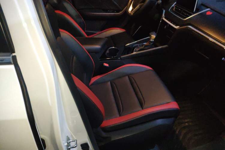 Used Venucia T60 2020 1.6L CVT Smart Drive Version China VI Standard Right Front Seat