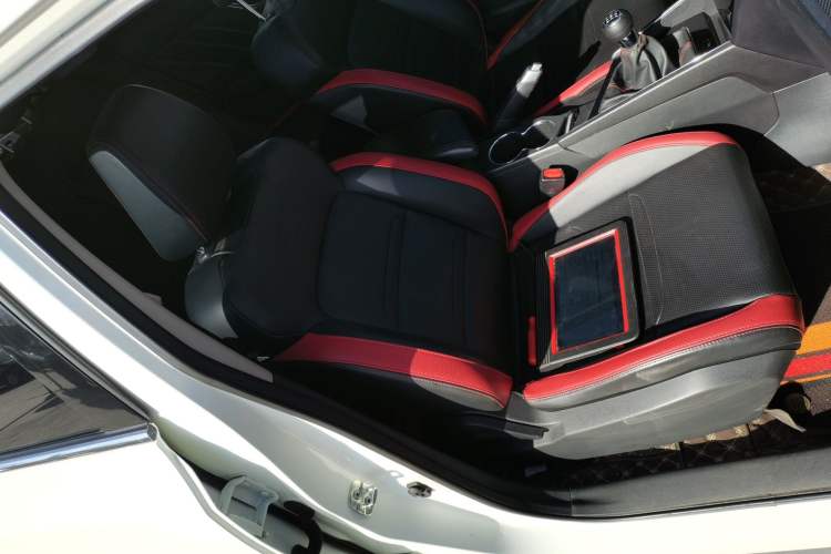 Used Venucia T60 2020 1.6L Manual Smart Vision Version China VI Standard Right Front Seat