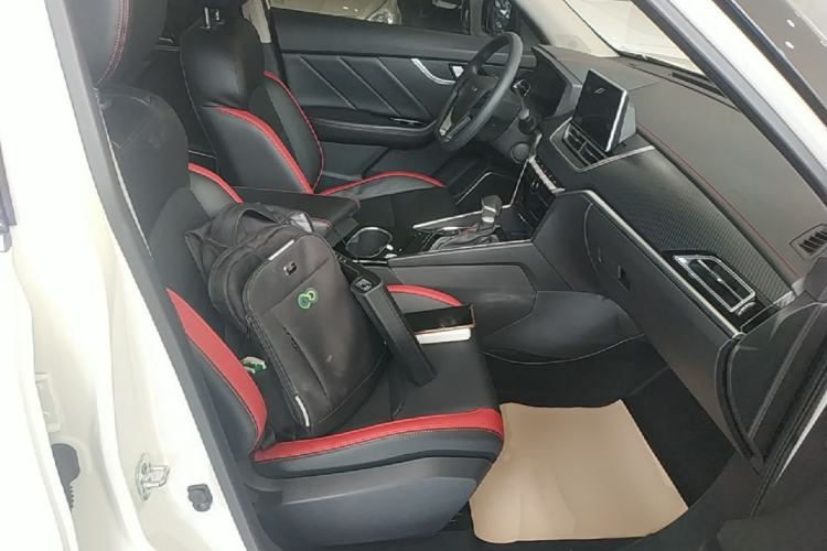 Used Venucia T60 2020 1.6L CVT Smart Drive Version China VI Standard Right Front Seat