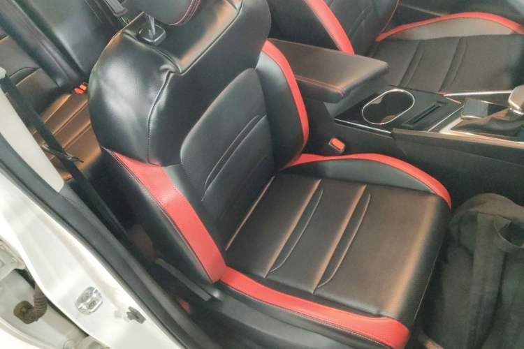 Used Venucia T60 2020 1.6L CVT Smart Drive Version China VI Standard Right Front Seat