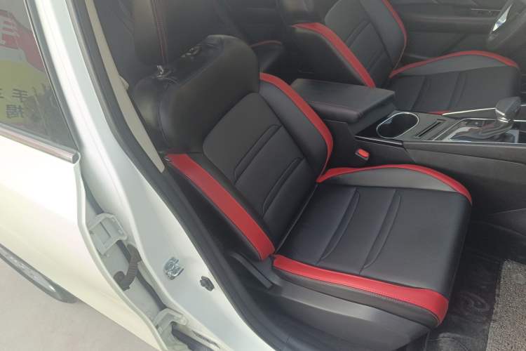 Used Venucia T60 2020 1.6L CVT Smart Drive Version China VI Standard Right Front Seat
