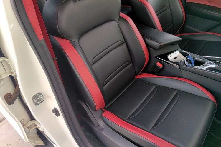 Used Venucia T60 2020 1.6L CVT Smart Drive Version China VI Standard Right Front Seat