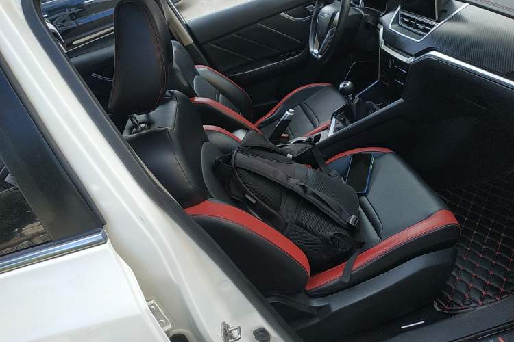 Used Venucia T60 2020 1.6L Manual Smart Vision Version China VI Standard Right Front Seat